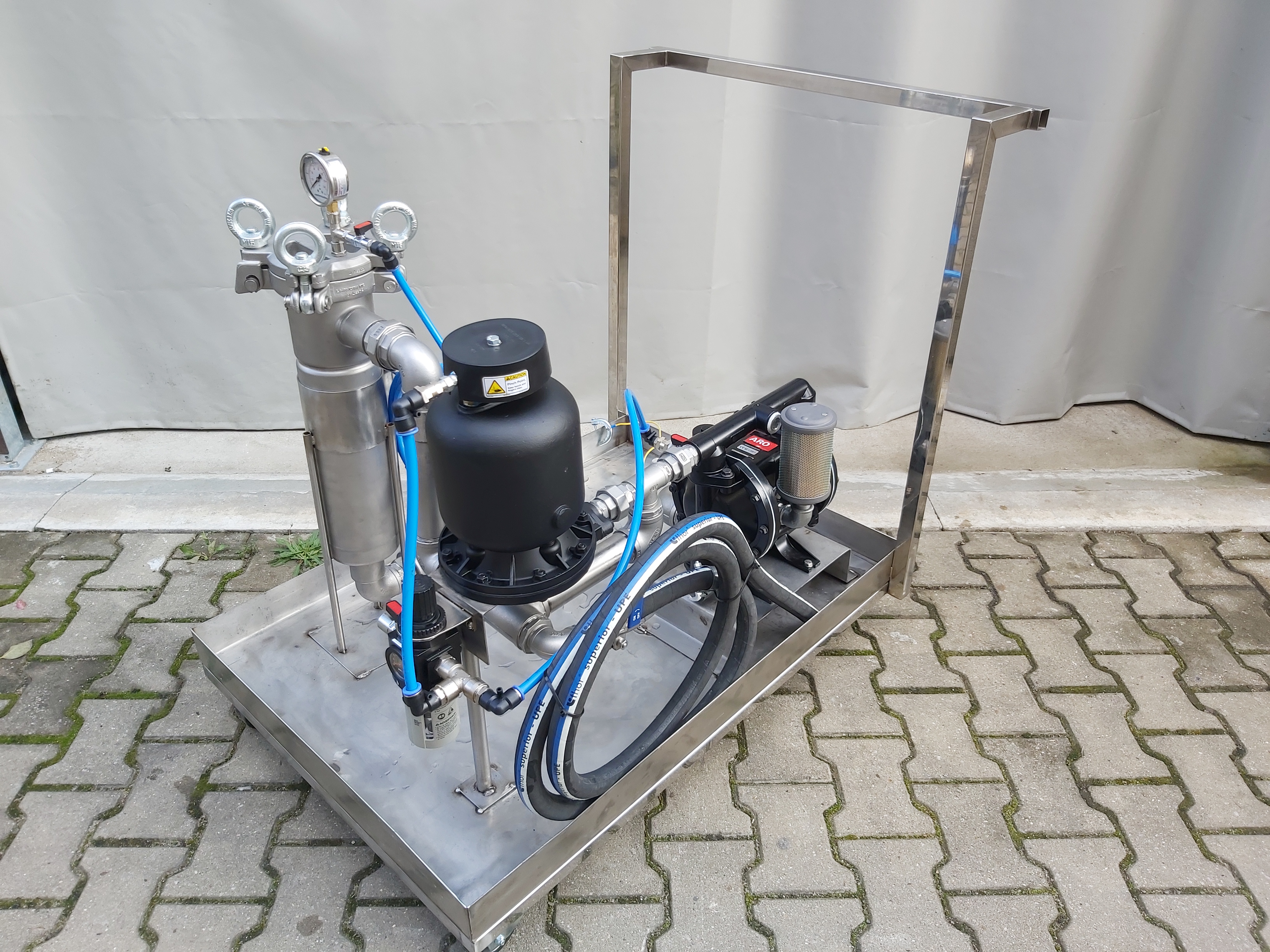 Mobilna stacja pompowo-filtracyjna