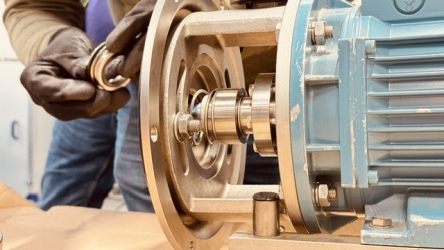 Jak dbać o pompy przemysłowe? Praktyczne wskazówki dotyczące utrzymania i konserwacji